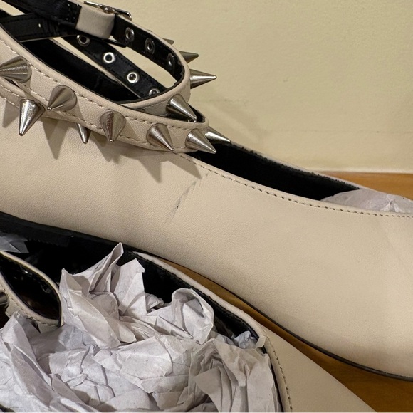 Women's Cream Pointed Flats with Studded Ankle Strap Sz6 - Picture 4 of 8
